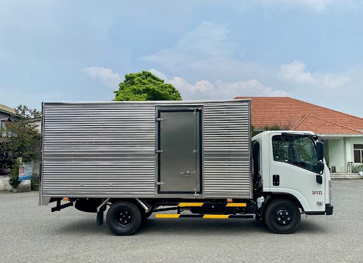 Xe tải 1.9 tấn Isuzu thiết kế tổng thể chắc chắn và sang trọng